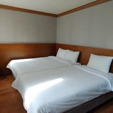 Dawn Beach Hotel Busan Buitenkant foto
