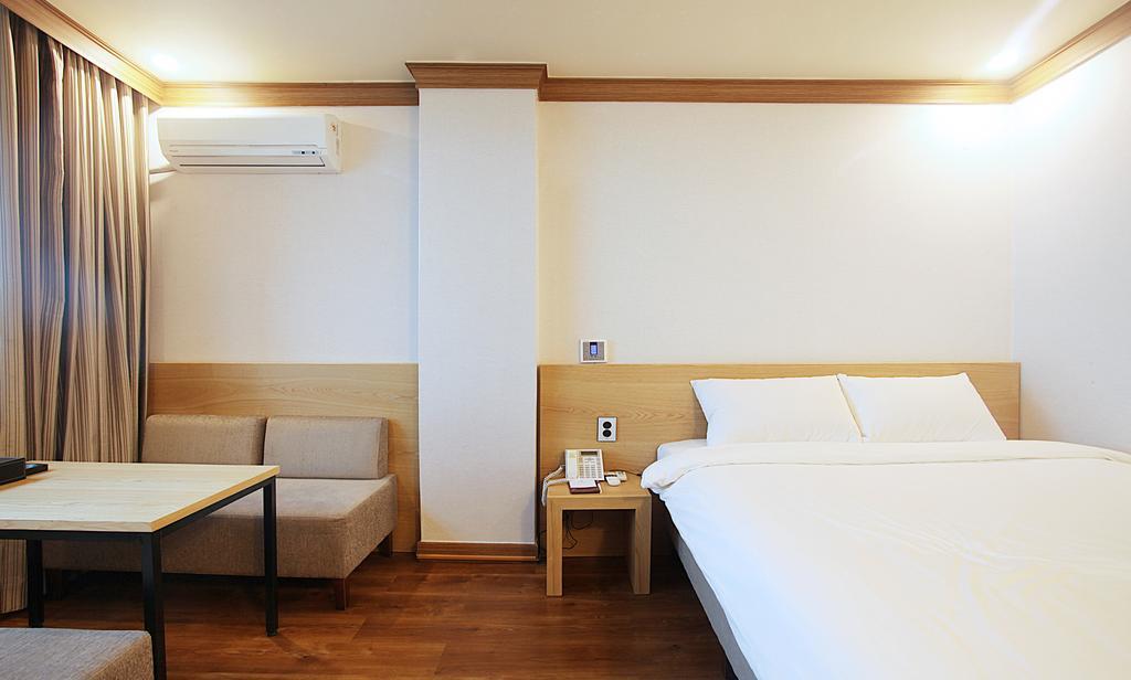 Dawn Beach Hotel Busan Buitenkant foto