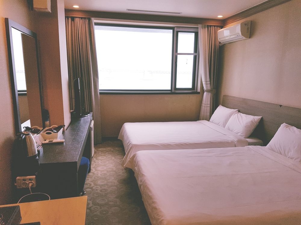 Dawn Beach Hotel Busan Buitenkant foto