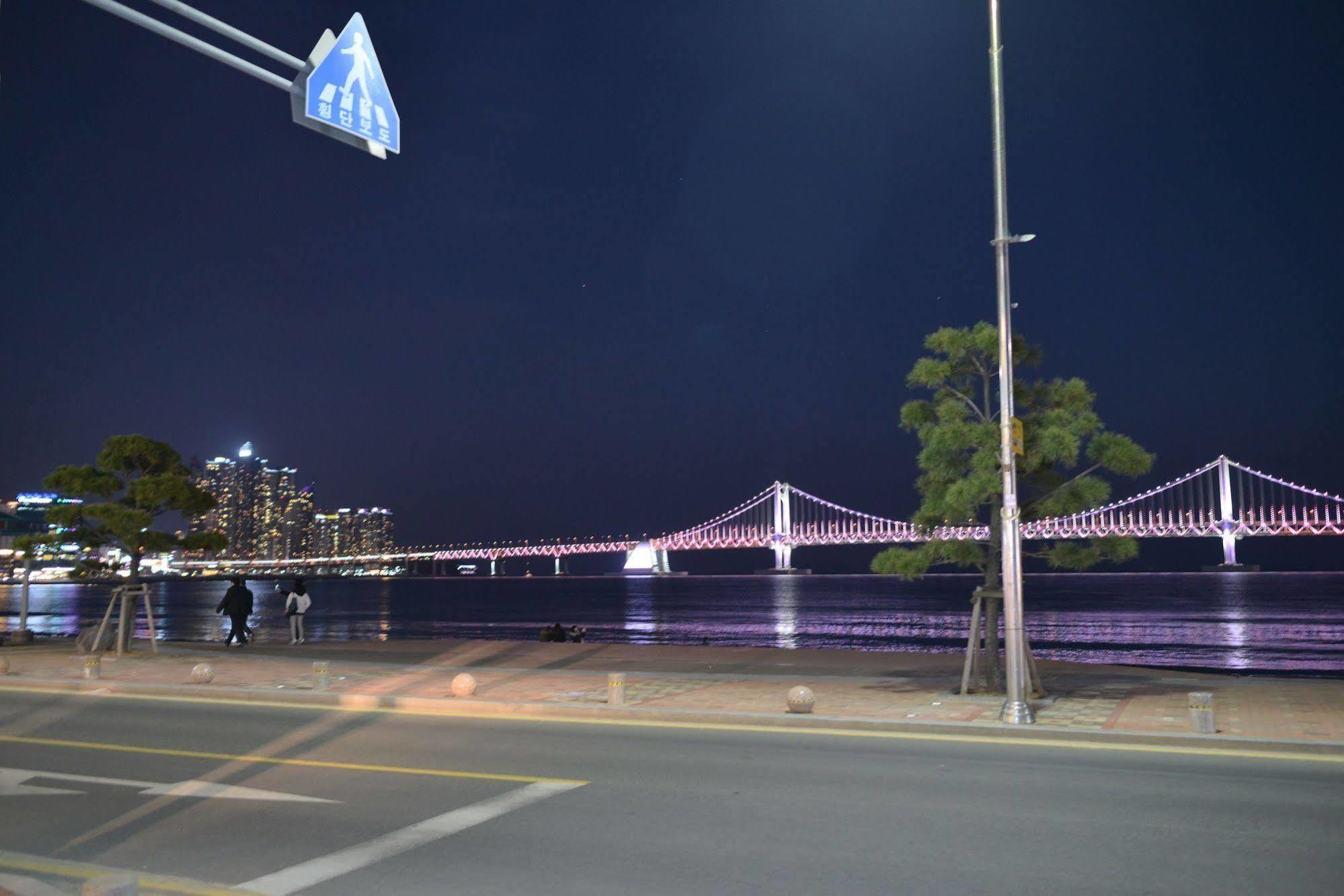 Dawn Beach Hotel Busan Buitenkant foto