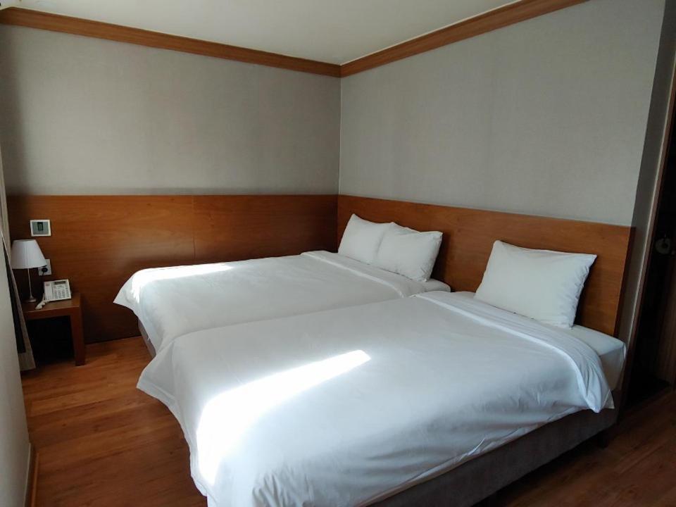 Dawn Beach Hotel Busan Buitenkant foto
