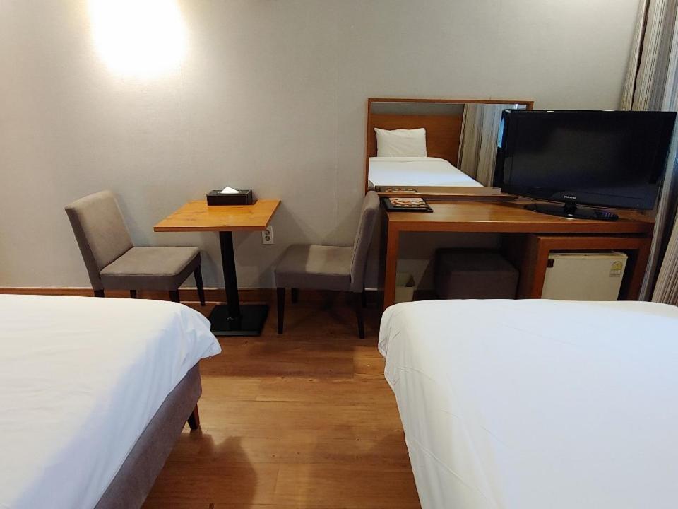 Dawn Beach Hotel Busan Buitenkant foto