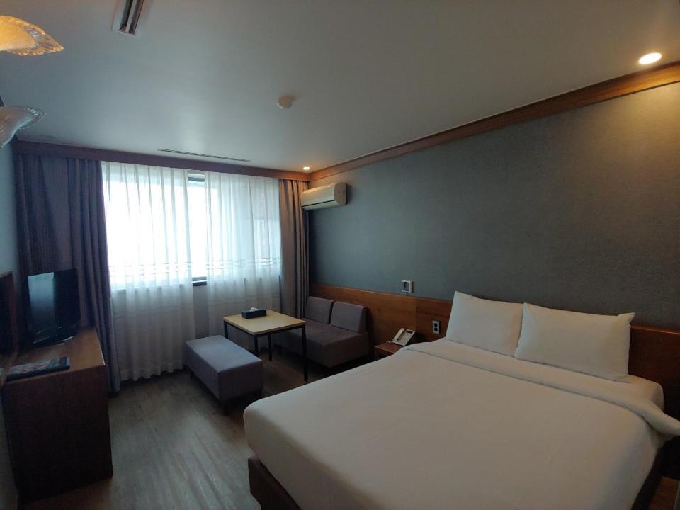 Dawn Beach Hotel Busan Buitenkant foto