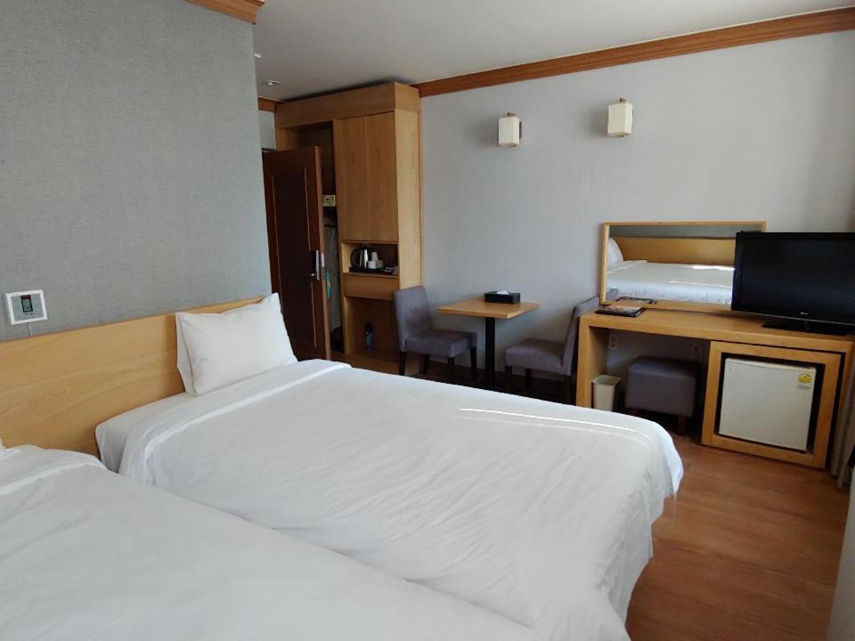 Dawn Beach Hotel Busan Buitenkant foto