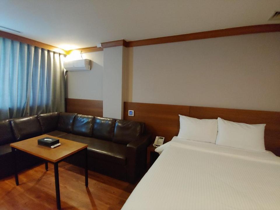 Dawn Beach Hotel Busan Buitenkant foto